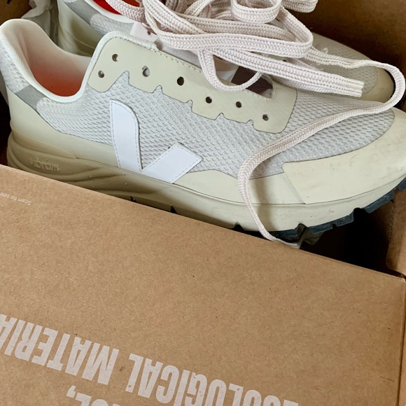 Veja Dekkan Alveomesh Sneaker, Women’s Size 8, Natural with White 🤍 - Picture 2 of 13